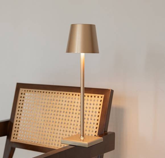 Лампа настольная беспроводная d=11 см. h=38 см. нерж., золотая LED POST-MODERN MGline 75050